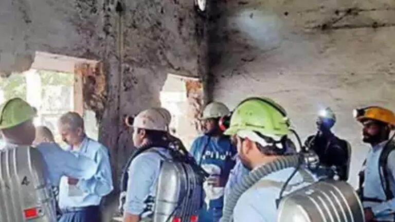 7 bodies found in abandoned mine in India